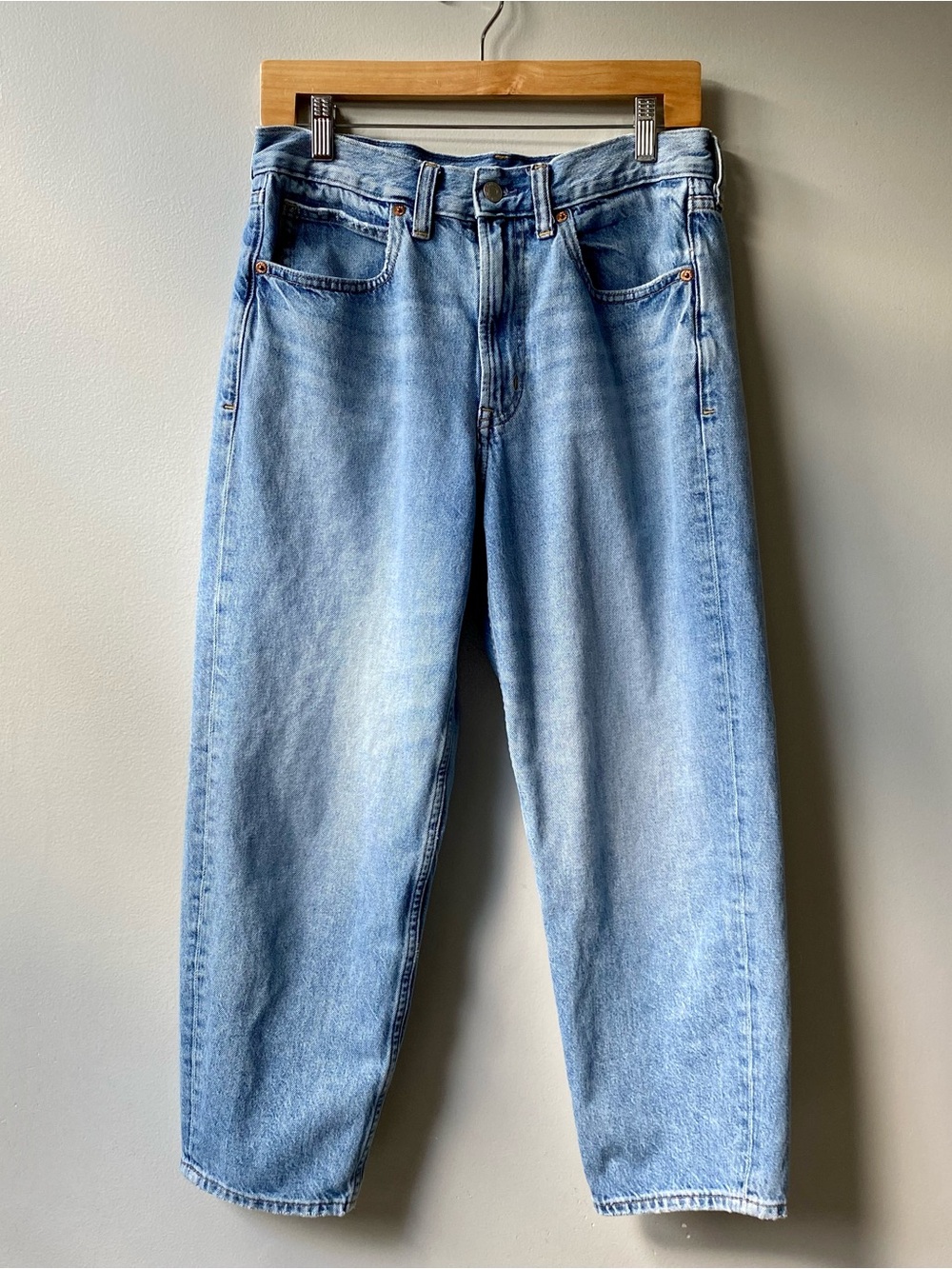 GAP Relaxed Light Blue Women’s Barrel Jeans